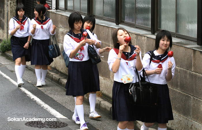چرا کشور ژاپن در صدد گنجاندن آموزش کدنویسی در مدارس است؟